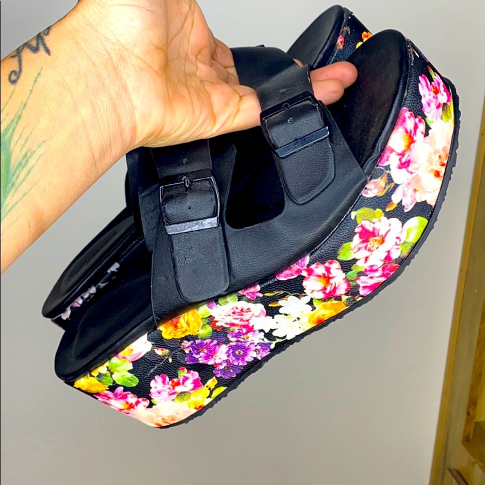 Platforms sandals